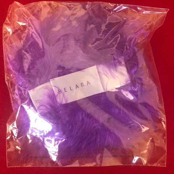 Mary Kay Belara Shimmery Powder-In-a-Puff - Picture 2 of 3